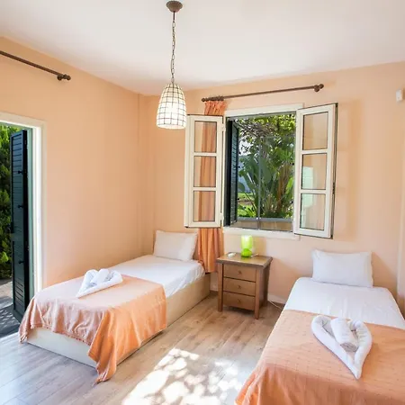 Joy Πρωταράς